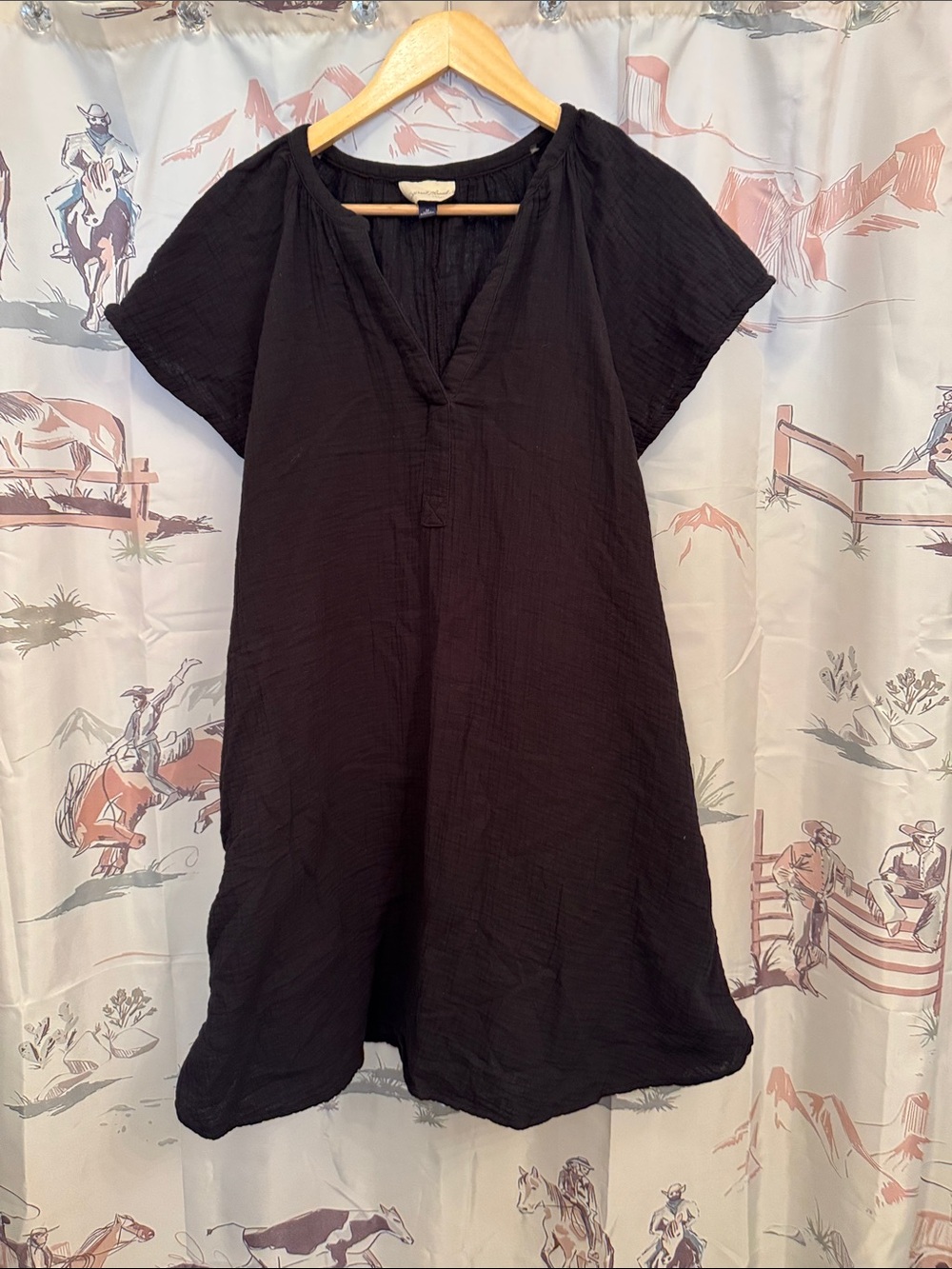 Black V-Neck Short Sleeve Midi Dress